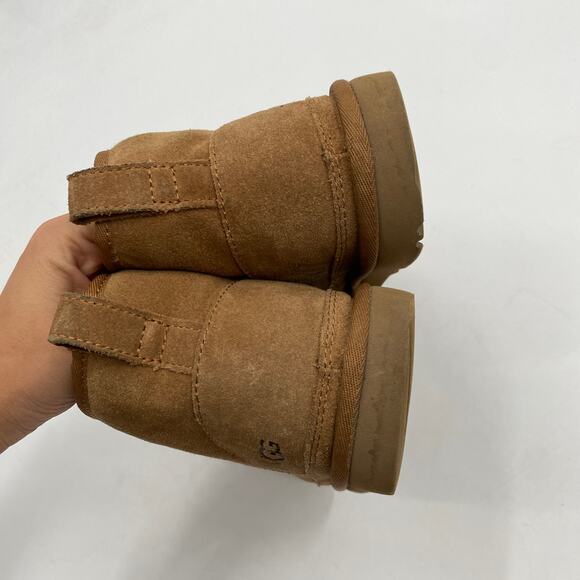 UGG Neumel lace up ankle boots in chestnut - Picture 6 of 9